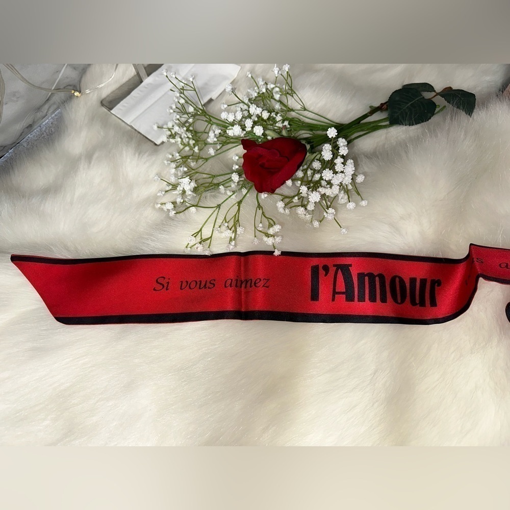 “IF YOU LIKE LOVE, YOU WILL LIKE SURREALISM” SCARF BANDEAU BAG NECK TIE - Picture 5 of 7